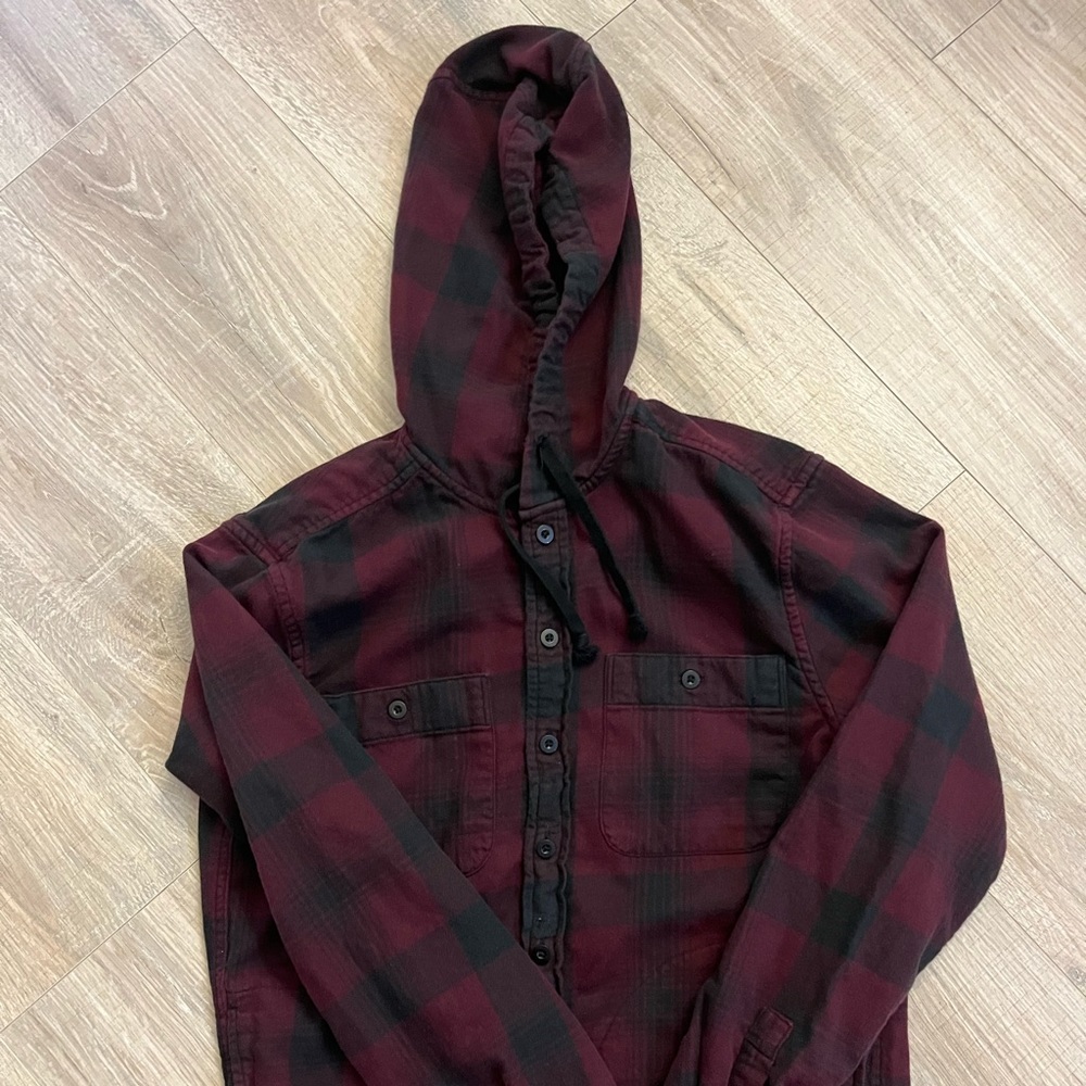 American Eagle Outfitters Red and Black Plaid Casual Button Down Shirt